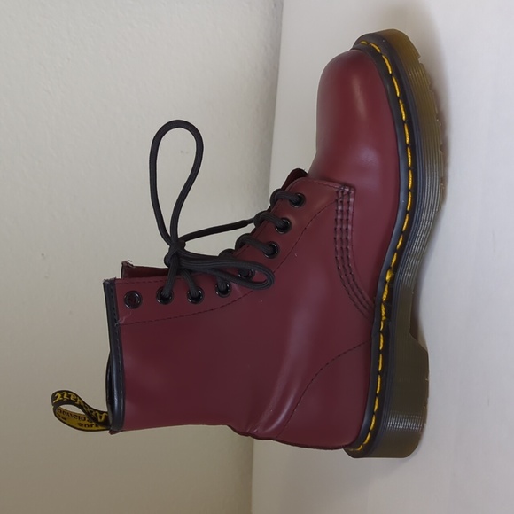 Dr. Martens 1460 SMOOTH LEATHER LACE UP BOOTS - Cherry Red Smooth - Size 6 - Picture 6 of 11